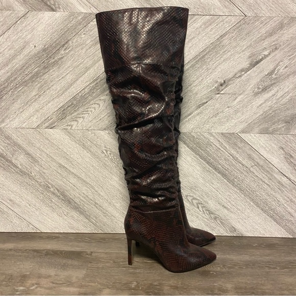 VINCE CAMUTO | Kentelli Ruched Boot Wine Snakeskin NEW - Picture 3 of 11